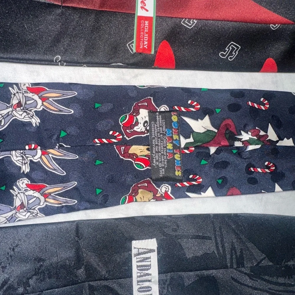 Holiday Cartoon Character Tie Set